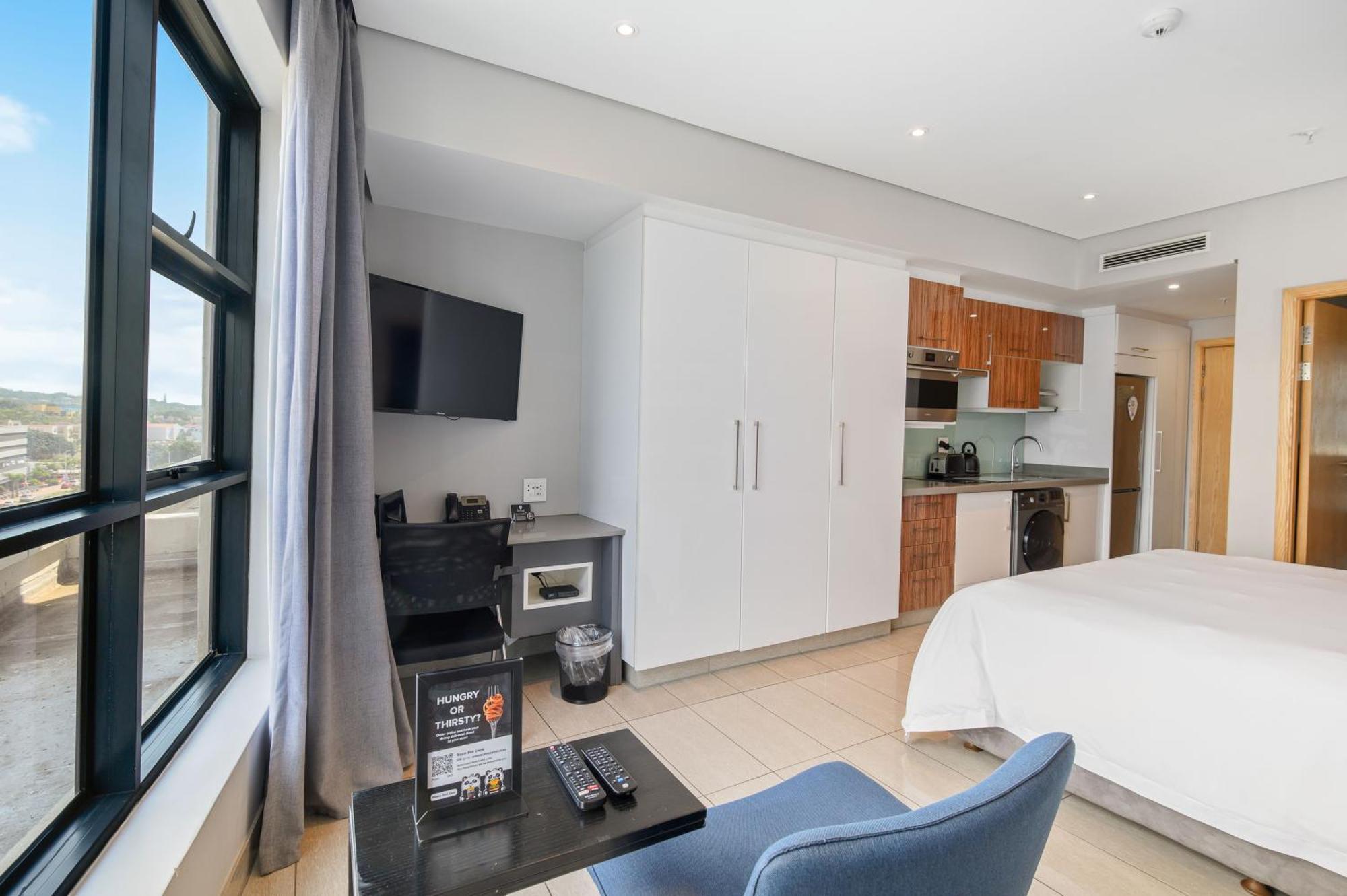 The Capital Pearls Hotel Durban Kültér fotó A studio apartment in Cape Town, South Africa