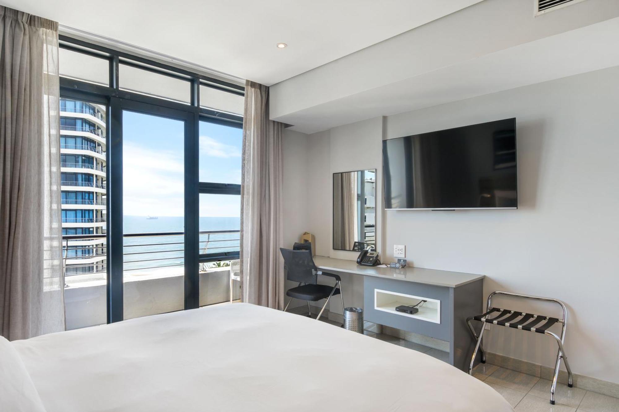 The Capital Pearls Hotel Durban Kültér fotó A bedroom at the hotel