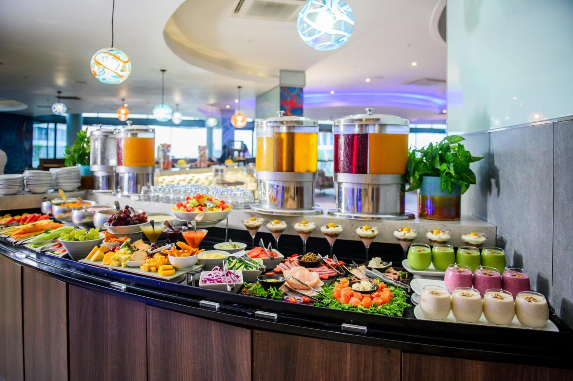 The Capital Pearls Hotel Durban Kültér fotó A salad bar