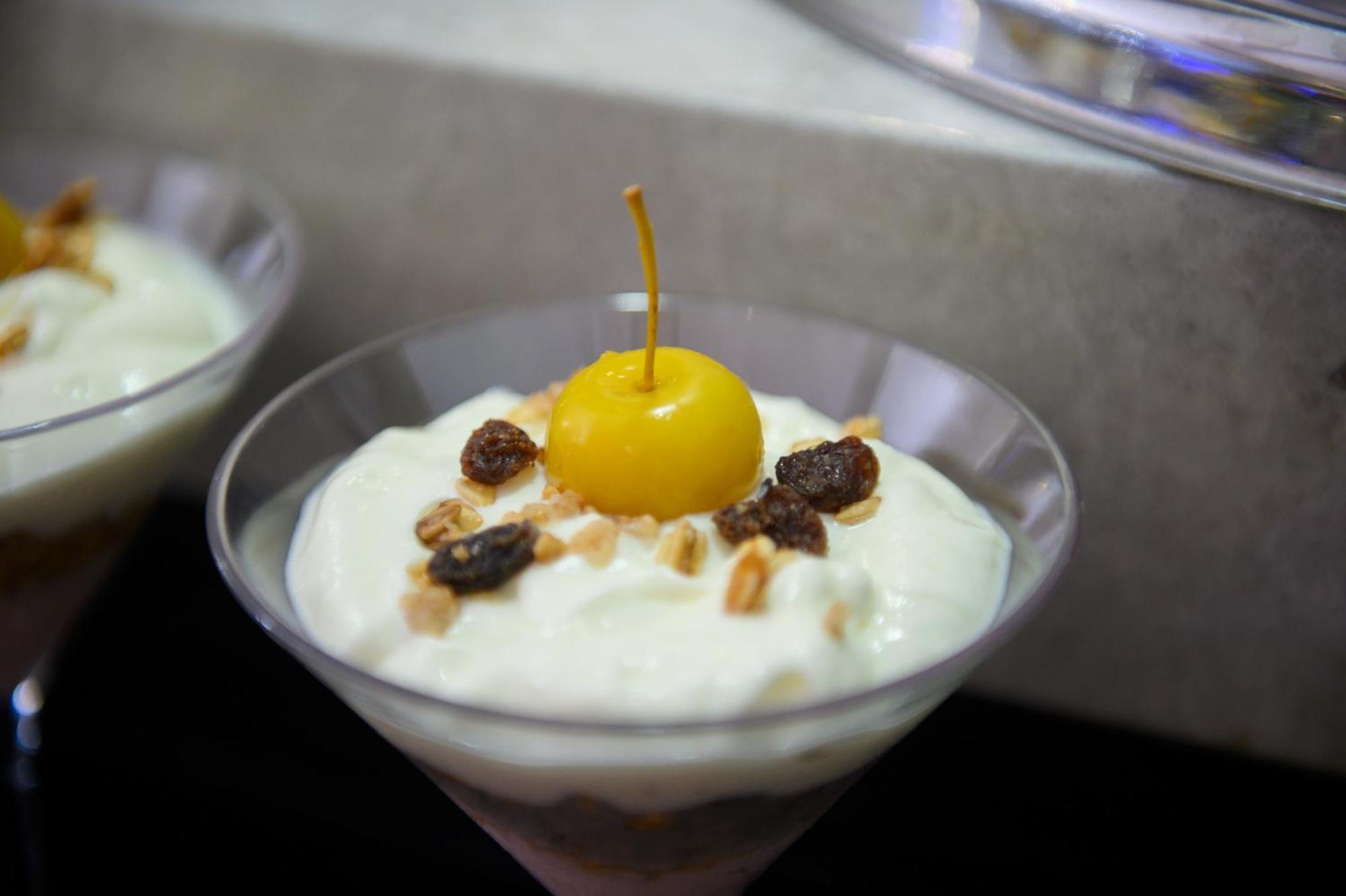The Capital Pearls Hotel Durban Kültér fotó A yogurt dessert
